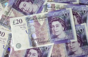 several-pound-bills-new-british-20-pounds-money
